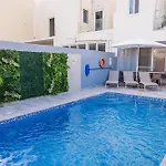 To Rent In Gozo- Iz-zerriegha Tal-mustarda Villa *