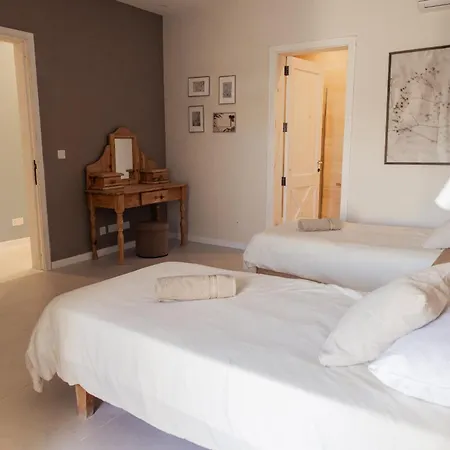 Villa To Rent In Gozo- Iż-żerriegħa Tal-mustarda Santu Pietru